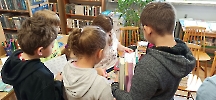 Uczniowie SP 7 w Filii nr 1 Miejskiej Biblioteki Publicznej w Giżycku_2